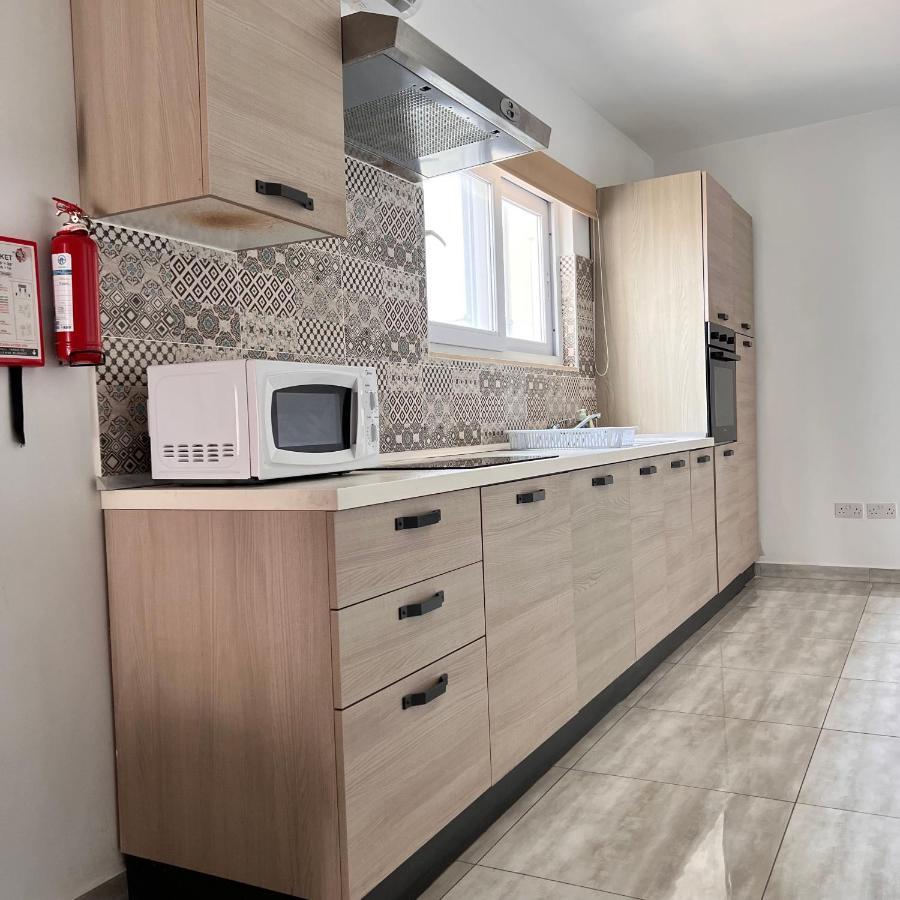 F4 Room 2, Private Room Two Single Beds Shared Bathroom Msida Luaran gambar