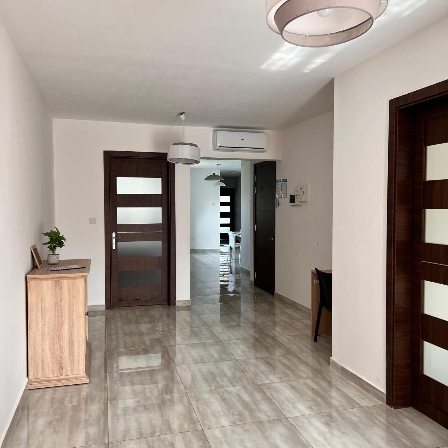 F4 Room 2, Private Room Two Single Beds Shared Bathroom Msida Luaran gambar