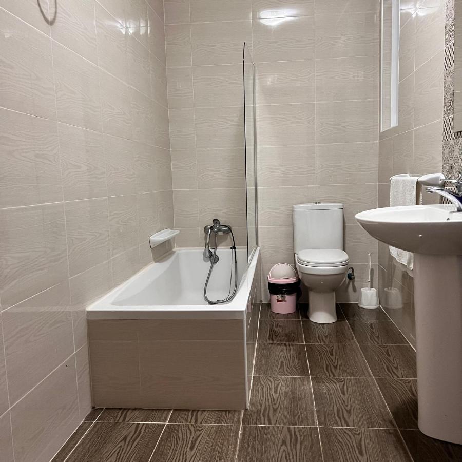 F4 Room 2, Private Room Two Single Beds Shared Bathroom Msida Luaran gambar